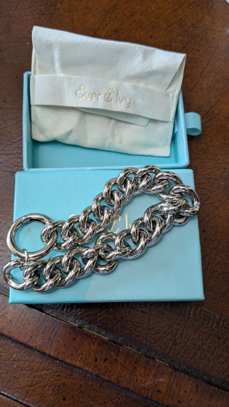 Ever & Ivy Simply Irrestible Rhodium Silvery Chain Bracelet Never worn - Picture 3 of 8